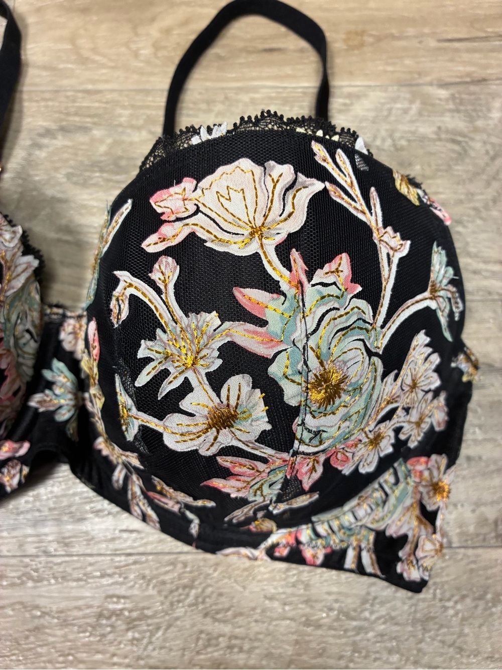 Victoria Secret Floral Embroidered Lined Dream Angels Demi Bra - Picture 5 of 10